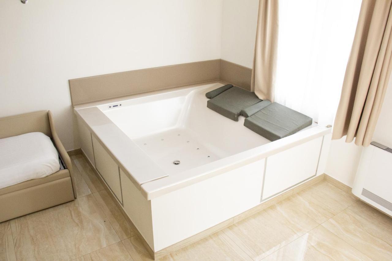 B&B Imperial Exclusive Rooms & Breakfast Porto Cesareo Exterior photo